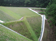写真：一般地方道青山高原公園線（補強土壁工）
